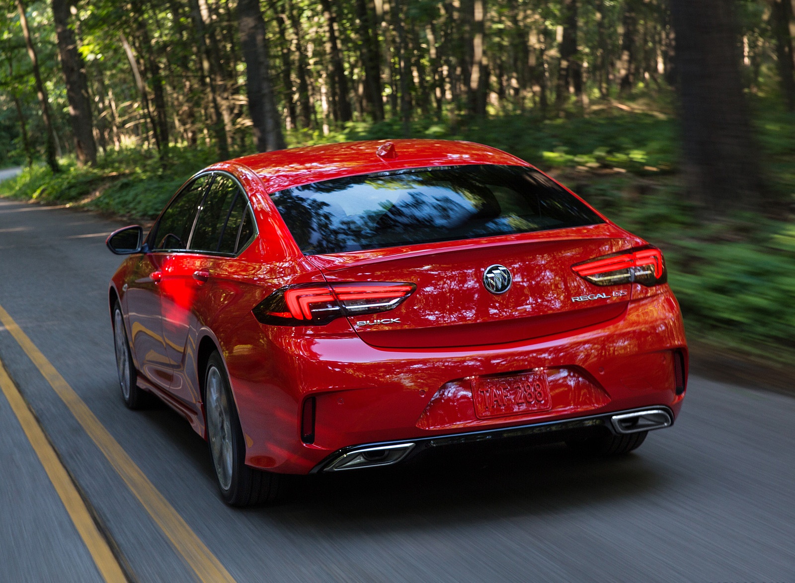 2018 Buick Regal GS Rear Wallpapers (12)