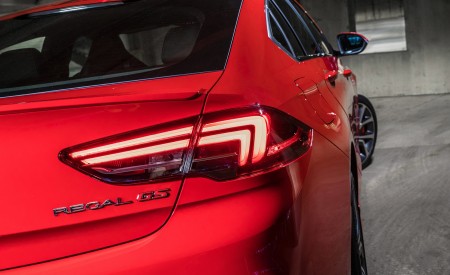 2018 Buick Regal GS Tail Light Wallpapers 450x275 (22)