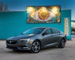 2018 Buick Regal Sportback Front Three-Quarter Wallpapers 150x120 (7)