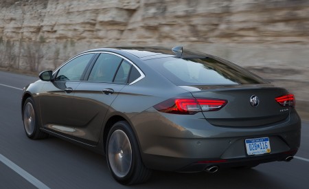2018 Buick Regal Sportback Rear Three-Quarter Wallpapers 450x275 (11)