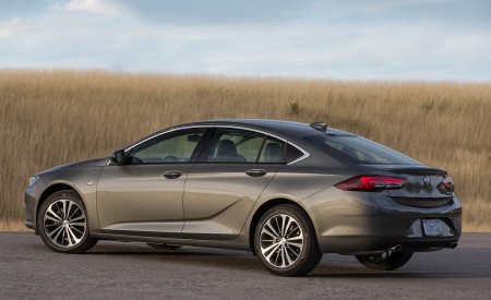 2018 Buick Regal Sportback Rear Three-Quarter Wallpapers 450x275 (13)