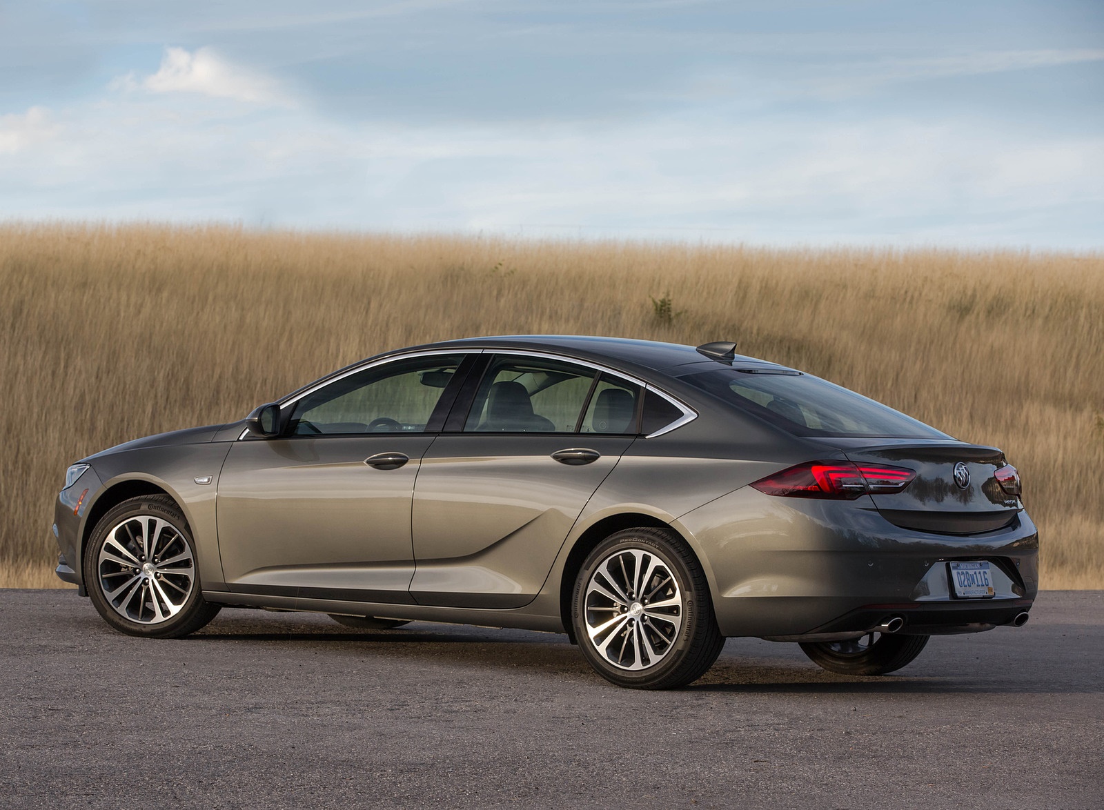 2018 Buick Regal Sportback Rear Three-Quarter Wallpapers (13)