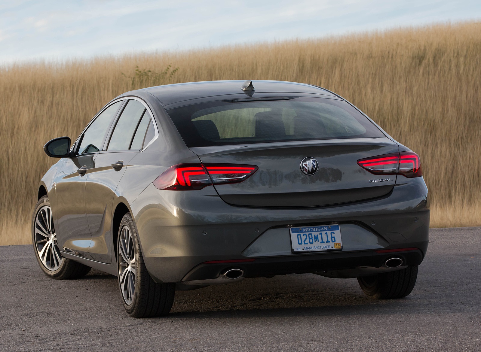 2018 Buick Regal Sportback Rear Wallpapers (14)