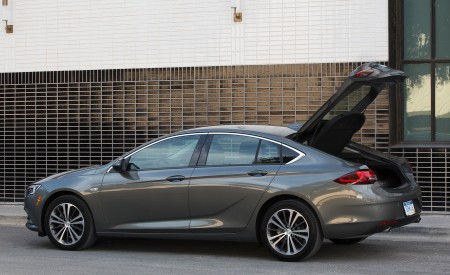 2018 Buick Regal Sportback Side Wallpapers 450x275 (15)