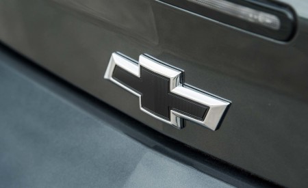 2018 Chevrolet Camaro ZL1 1LE Badge Wallpapers 450x275 (35)