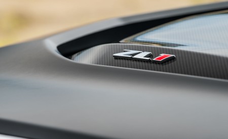 2018 Chevrolet Camaro ZL1 1LE Badge Wallpapers 450x275 (61)