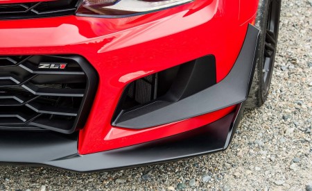 2018 Chevrolet Camaro ZL1 1LE Grill Wallpapers 450x275 (16)