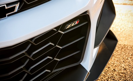 2018 Chevrolet Camaro ZL1 1LE Grill Wallpapers 450x275 (77)