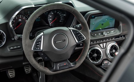 2018 Chevrolet Camaro ZL1 1LE Interior Detail Wallpapers 450x275 (63)