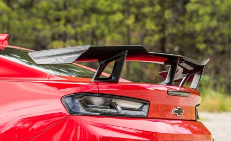 2018 Chevrolet Camaro ZL1 1LE Spoiler Wallpapers 450x275 (22)