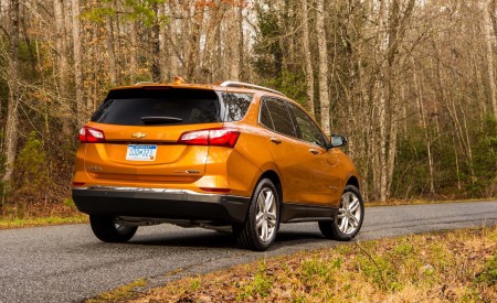 2018 Chevrolet Equinox 1.5T Premier Rear Three-Quarter Wallpapers 450x275 (53)