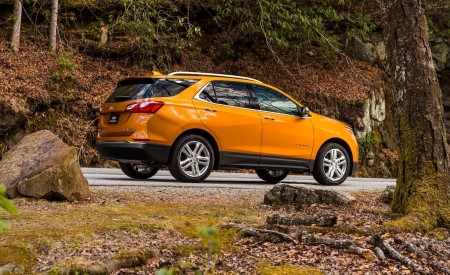 2018 Chevrolet Equinox 1.5T Premier Side Wallpapers 450x275 (59)