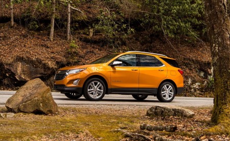 2018 Chevrolet Equinox 1.5T Premier Side Wallpapers 450x275 (60)