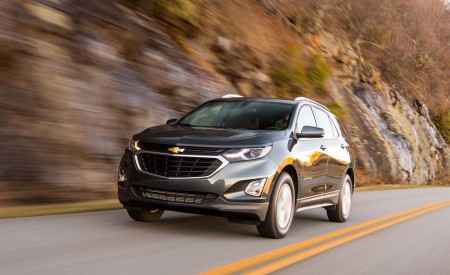 2018 Chevrolet Equinox Front Three-Quarter Wallpapers 450x275 (32)