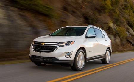 2018 Chevrolet Equinox Front Three-Quarter Wallpapers 450x275 (21)