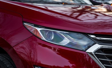 2018 Chevrolet Equinox Headlight Wallpapers 450x275 (12)