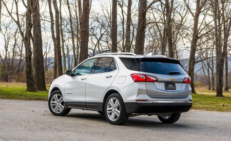 2018 Chevrolet Equinox Rear Three-Quarter Wallpapers 450x275 (78)