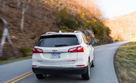 2018 Chevrolet Equinox Rear Three-Quarter Wallpapers 450x275 (25)