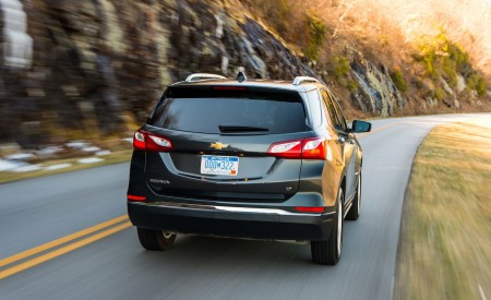 2018 Chevrolet Equinox Rear Wallpapers 450x275 (40)