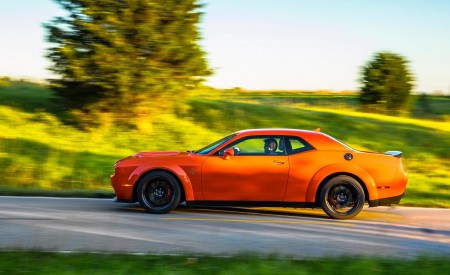 2018 Dodge Challenger SRT Hellcat Widebody (Color: Go Mango) Side Wallpapers 450x275 (45)