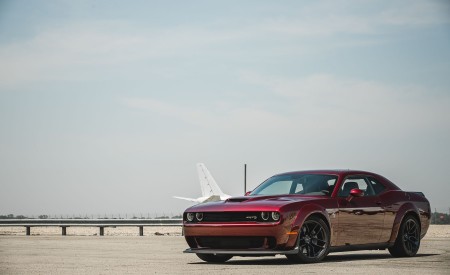 2018 Dodge Challenger SRT Hellcat Widebody (Color: Octane Red) Front Three-Quarter Wallpapers 450x275 (13)