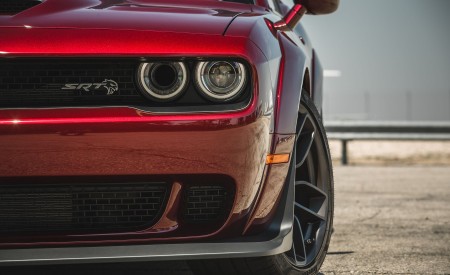 2018 Dodge Challenger SRT Hellcat Widebody (Color: Octane Red) Headlight Wallpapers 450x275 (20)