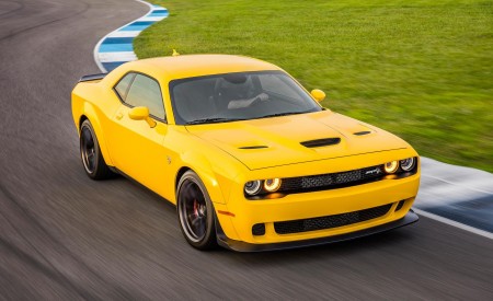 2018 Dodge Challenger SRT Hellcat Widebody (Color: Yellow Jacket) Front Three-Quarter Wallpapers 450x275 (62)