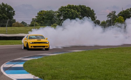 2018 Dodge Challenger SRT Hellcat Widebody (Color: Yellow Jacket) Front Wallpapers 450x275 (70)