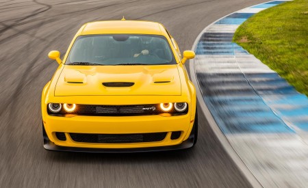 2018 Dodge Challenger SRT Hellcat Widebody (Color: Yellow Jacket) Front Wallpapers 450x275 (64)