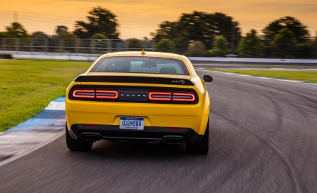 2018 Dodge Challenger SRT Hellcat Widebody (Color: Yellow Jacket) Rear Wallpapers 450x275 (72)