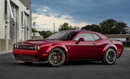2018 Dodge Challenger SRT Hellcat Widebody Front Three-Quarter Wallpapers 450x275 (97)