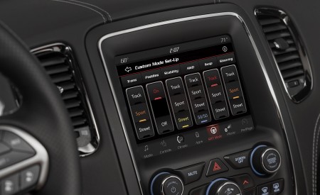 2018 Dodge Durango SRT Central Console Wallpapers 450x275 (84)