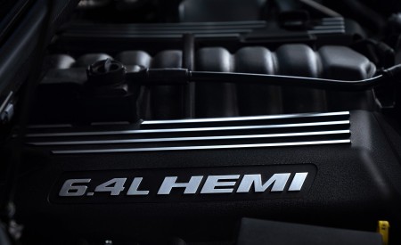 2018 Dodge Durango SRT Engine Wallpapers 450x275 (65)