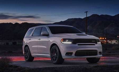 2018 Dodge Durango SRT Front Three-Quarter Wallpapers 450x275 (35)