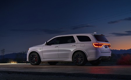 2018 Dodge Durango SRT Side Wallpapers 450x275 (25)