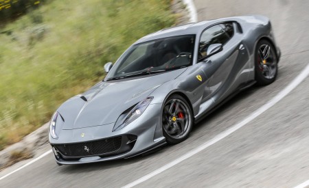 2018 Ferrari 812 Superfast Front Three-Quarter Wallpapers 450x275 (31)