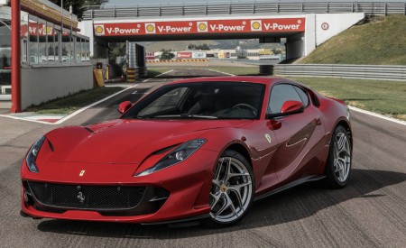 2018 Ferrari 812 Superfast Front Three-Quarter Wallpapers 450x275 (20)