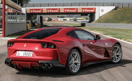 2018 Ferrari 812 Superfast Rear Three-Quarter Wallpapers 450x275 (27)