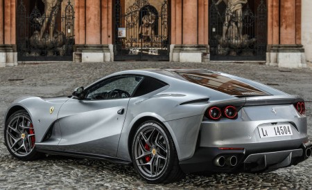 2018 Ferrari 812 Superfast Rear Three-Quarter Wallpapers 450x275 (40)