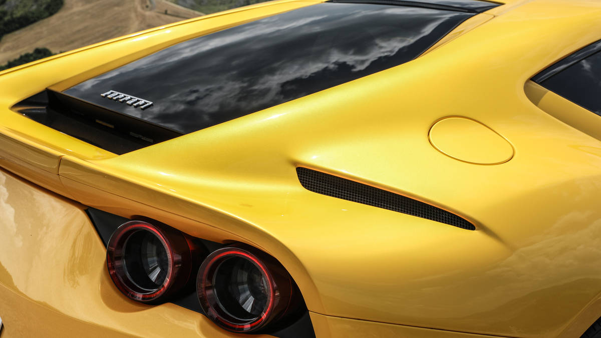2018 Ferrari 812 Superfast Tail Light Wallpapers (14)