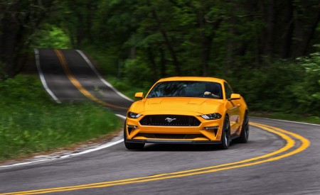2018 Ford Mustang GT Performance Pack Level 2 Front Three-Quarter Wallpapers 450x275 (57)