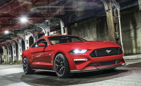 2018 Ford Mustang GT Performance Pack Level 2 Front Three-Quarter Wallpapers 450x275 (79)