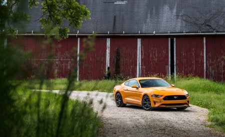 2018 Ford Mustang GT Performance Pack Level 2 Front Three-Quarter Wallpapers 450x275 (56)