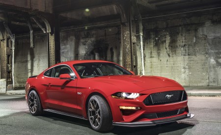 2018 Ford Mustang GT Performance Pack Level 2 Front Three-Quarter Wallpapers 450x275 (78)