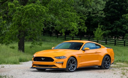 2018 Ford Mustang GT Performance Pack Level 2 Front Three-Quarter Wallpapers 450x275 (55)