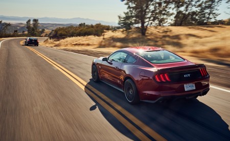 2018 Ford Mustang GT Performance Pack Level 2 Rear Three-Quarter Wallpapers 450x275 (4)