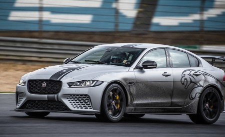 2018 Jaguar XE SV Project 8 Front Three-Quarter Wallpapers 450x275 (36)