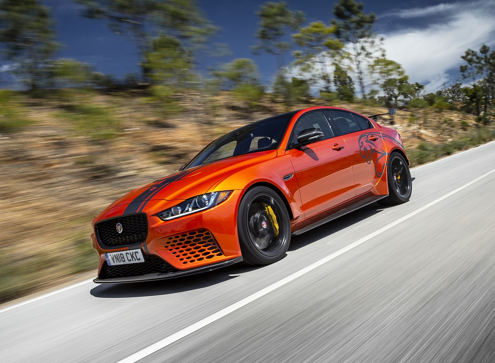 2018 Jaguar XE SV Project 8 Front Three-Quarter Wallpapers (10)