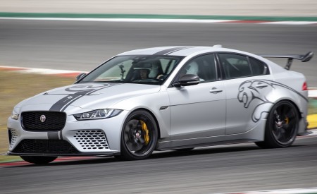 2018 Jaguar XE SV Project 8 Front Three-Quarter Wallpapers 450x275 (48)