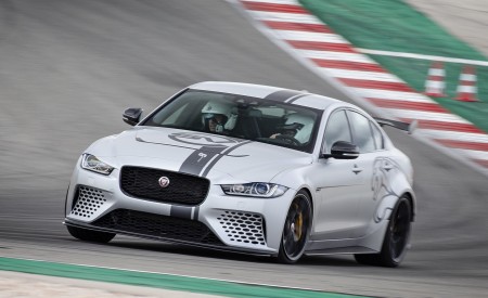 2018 Jaguar XE SV Project 8 Front Wallpapers 450x275 (81)
